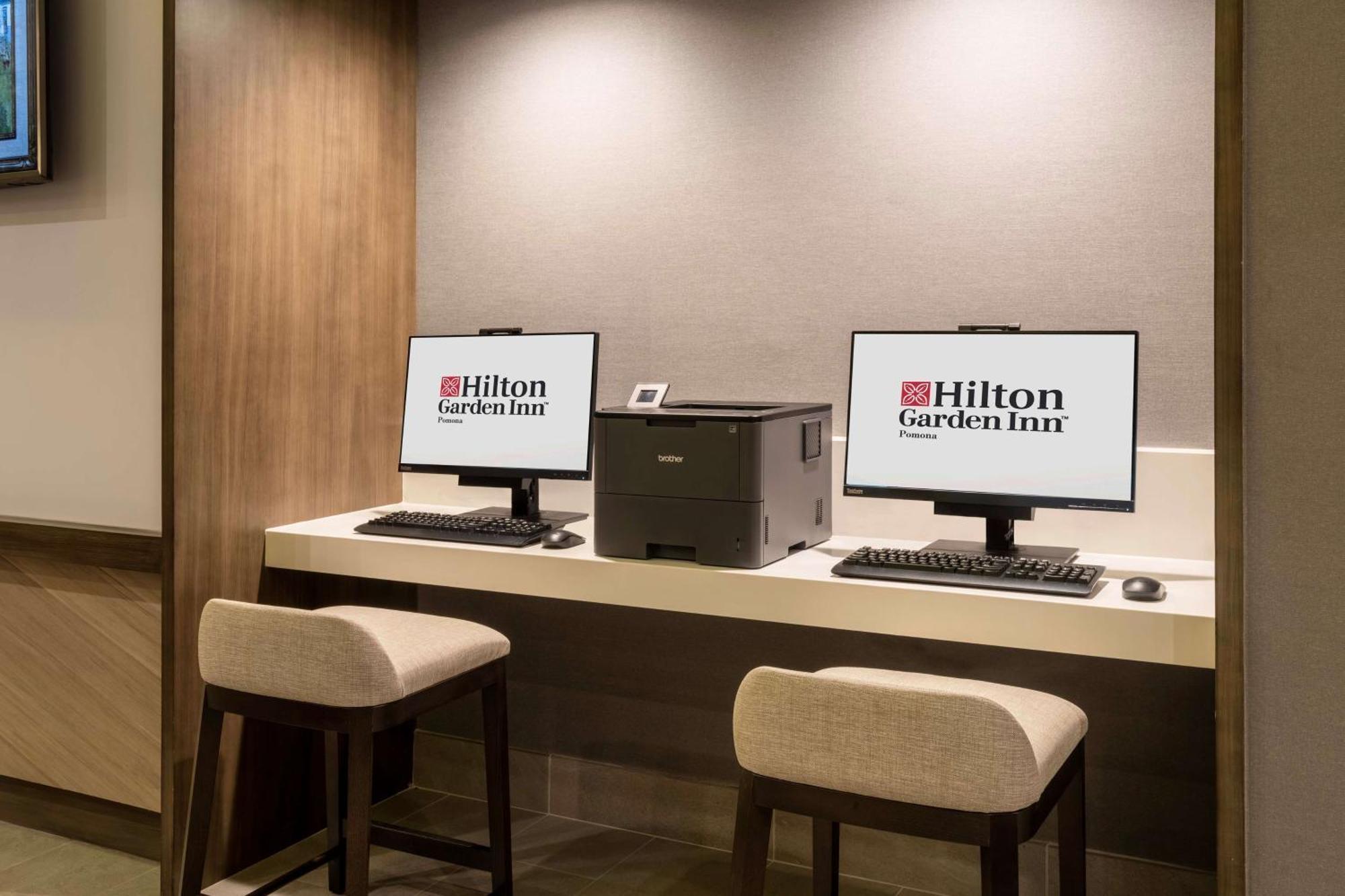 Hilton Garden Inn Pomona, Ca Экстерьер фото