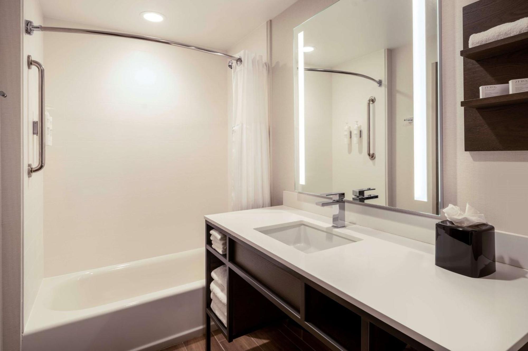 Hilton Garden Inn Pomona, Ca Экстерьер фото