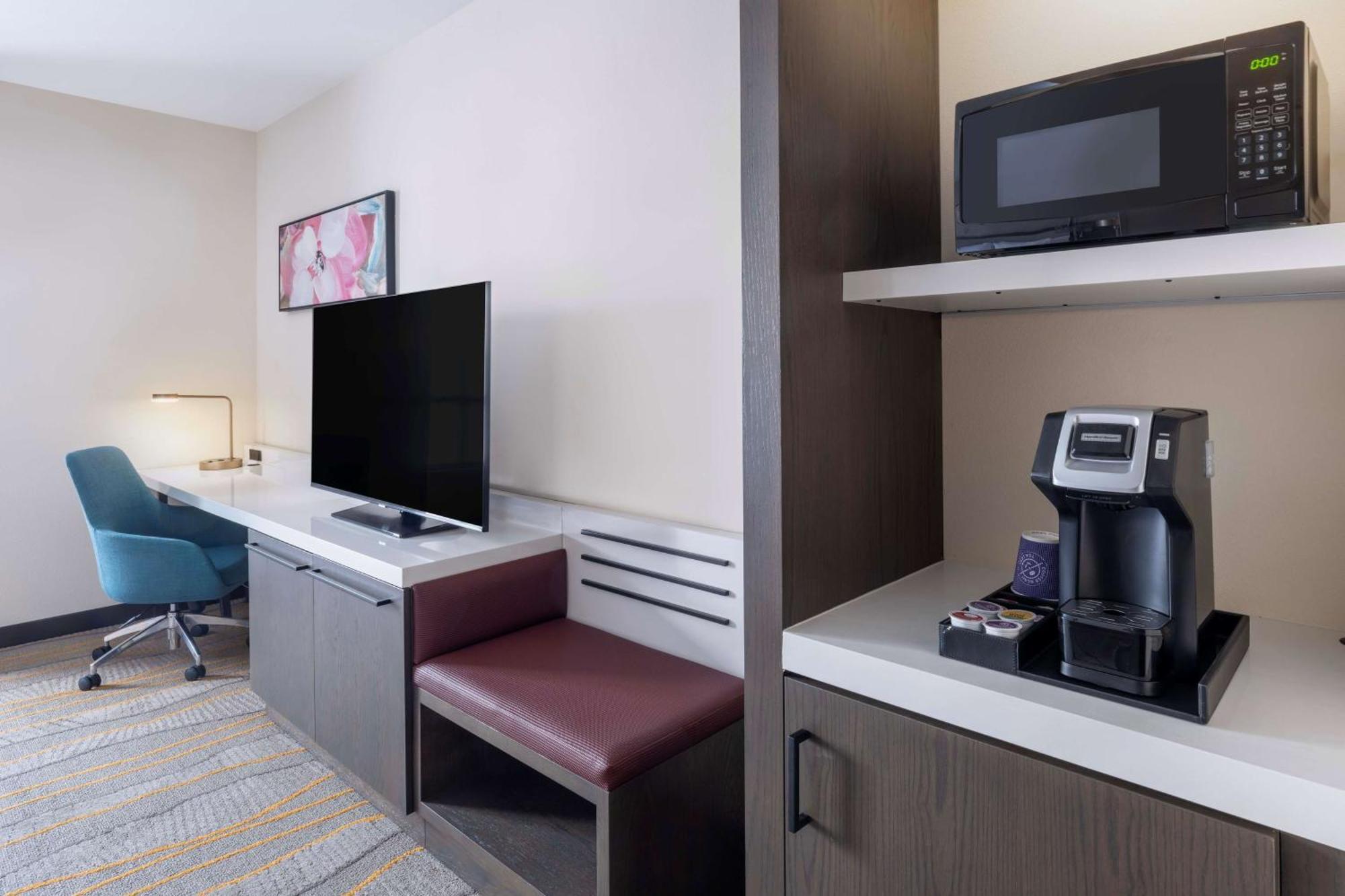 Hilton Garden Inn Pomona, Ca Экстерьер фото